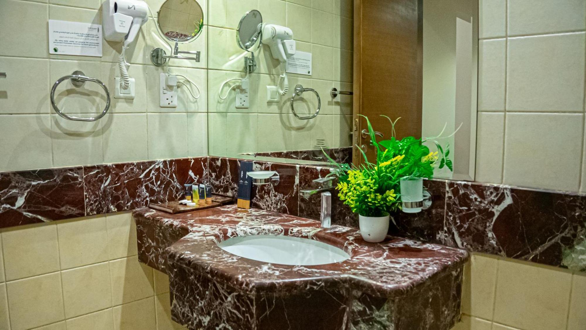Rabwat Al Safwah Golden Hotel Medina Kültér fotó